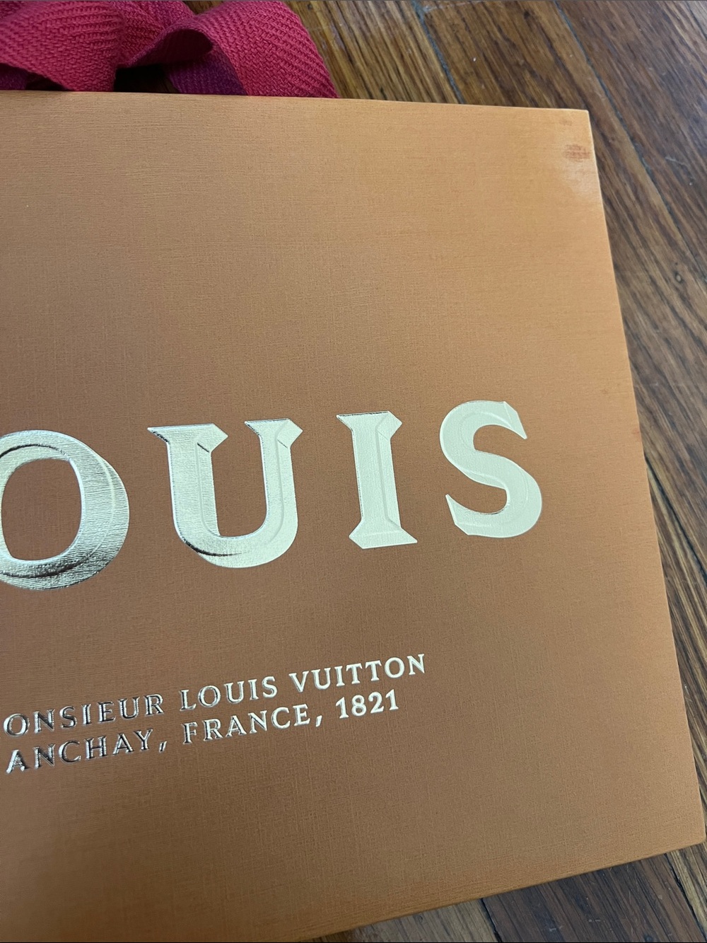 Louis Vuitton holiday LE gift bag, red ribbon - Picture 2 of 7
